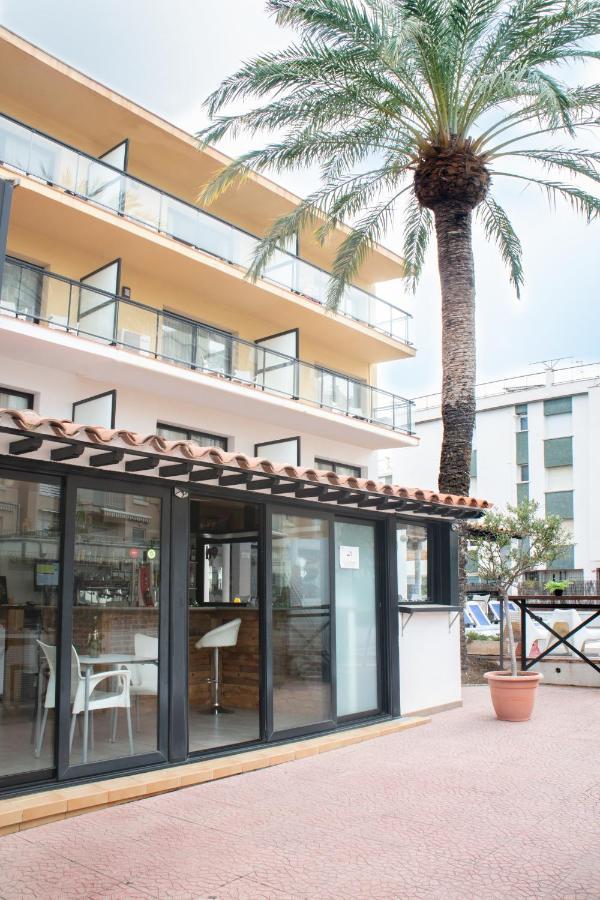 Adia Hotel Cunit Playa Екстер'єр фото