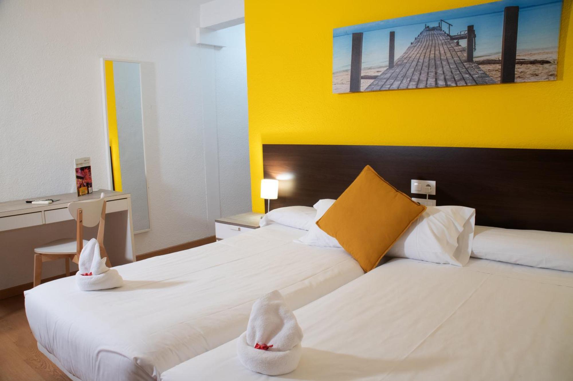 Adia Hotel Cunit Playa Екстер'єр фото